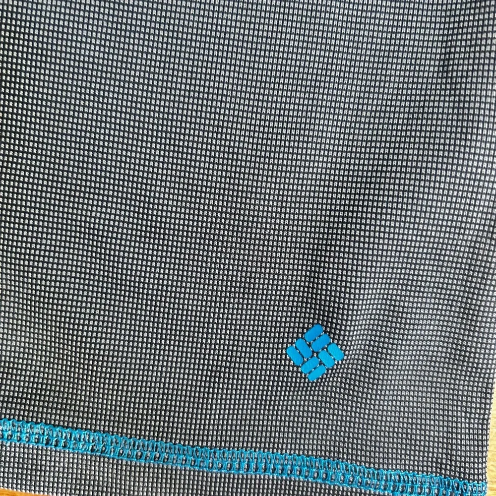 Columbia Kids' Charcoal and Aqua shirt boys size small